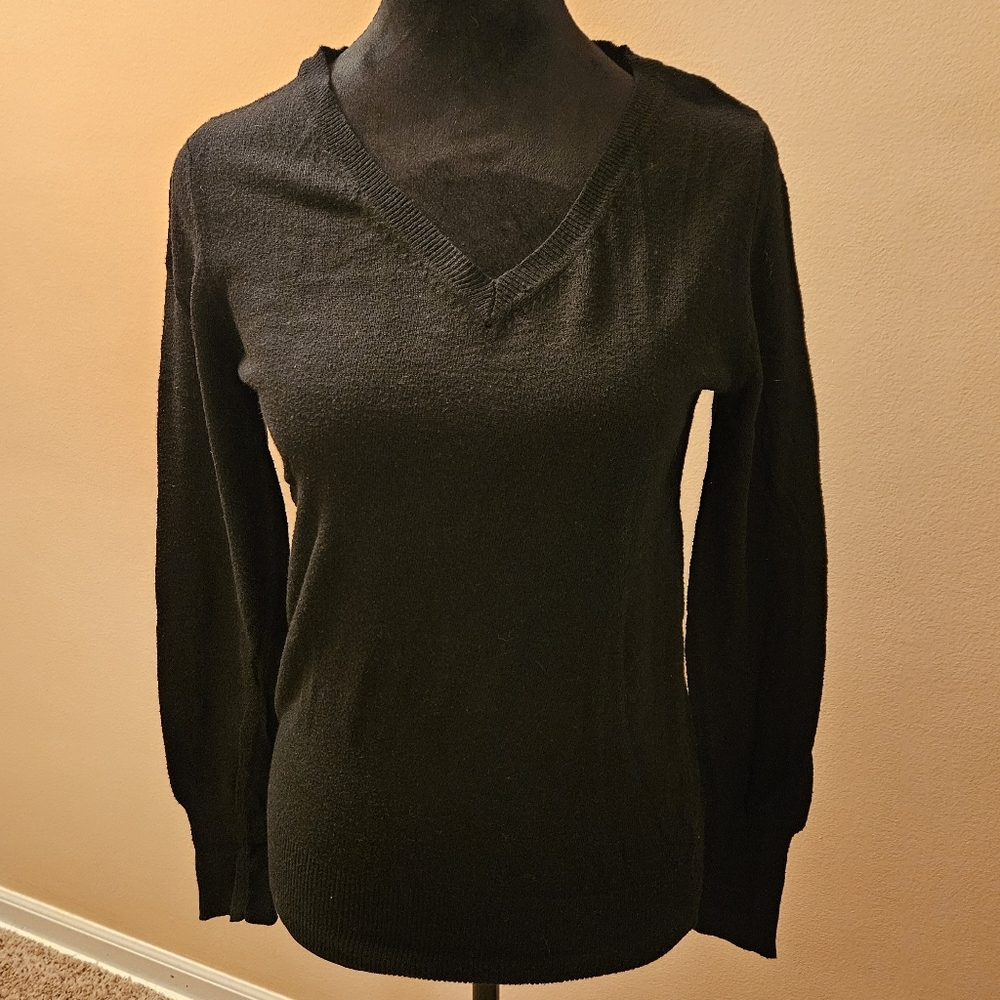 Mossimo black v-neck sweater
